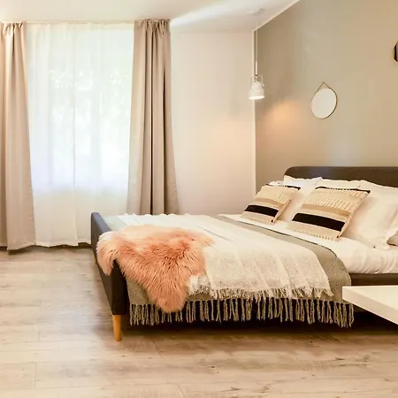 شقة Ideal Stay: Spacious 2br Near Calea Victoriei بوخارست