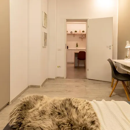 شقة Ideal Stay: Spacious 2br Near Calea Victoriei بوخارست