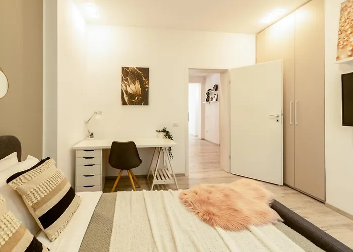 Ideal Stay: Spacious 2br Near Calea Victoriei Бухарест