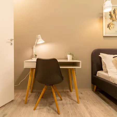 アパート Ideal Stay: Spacious 2br Near Calea Victoriei ブカレスト
