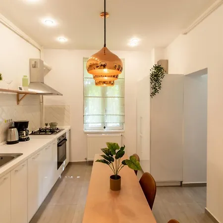 Ideal Stay: Spacious 2br Near Calea Victoriei * ブカレスト