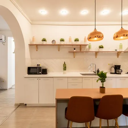 Ideal Stay: Spacious 2br Near Calea Victoriei * ブカレスト