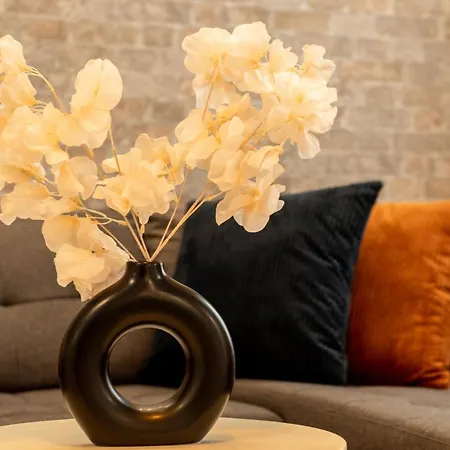 Ideal Stay: Spacious 2br Near Calea Victoriei アパート ブカレスト