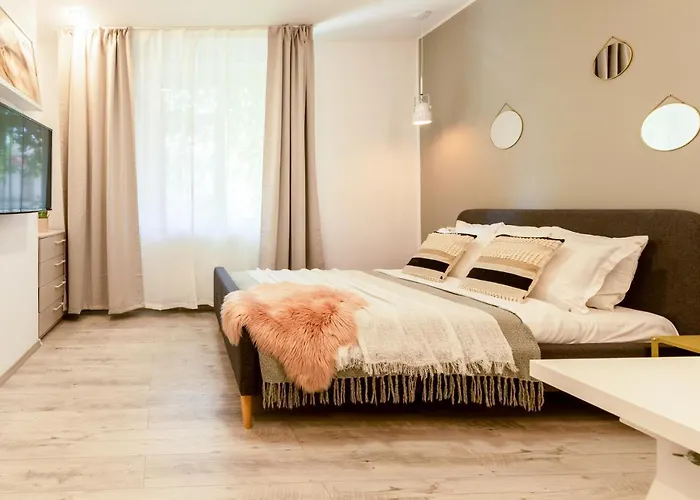 Апартаменти Ideal Stay: Spacious 2br Near Calea Victoriei Бухарест